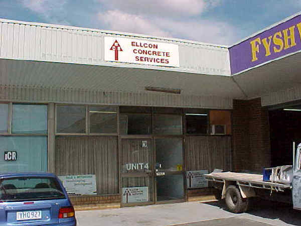 front.jpg (33457 bytes)